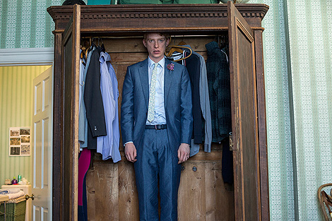 Tim en un armario. No por timidez sino porque así viaja en el tiempo