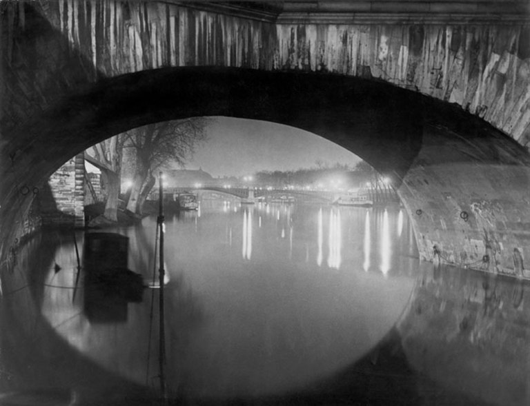 Apagando una farola, rue Émile Richard c. 1932
