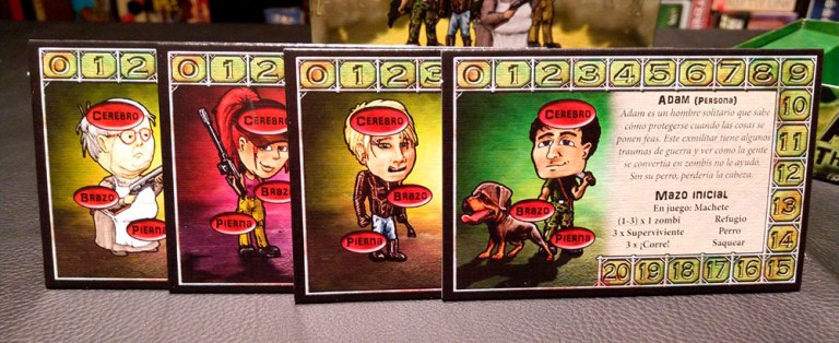 Estas son las tarjetas de personaje, con la configuración de su mazo inicial.